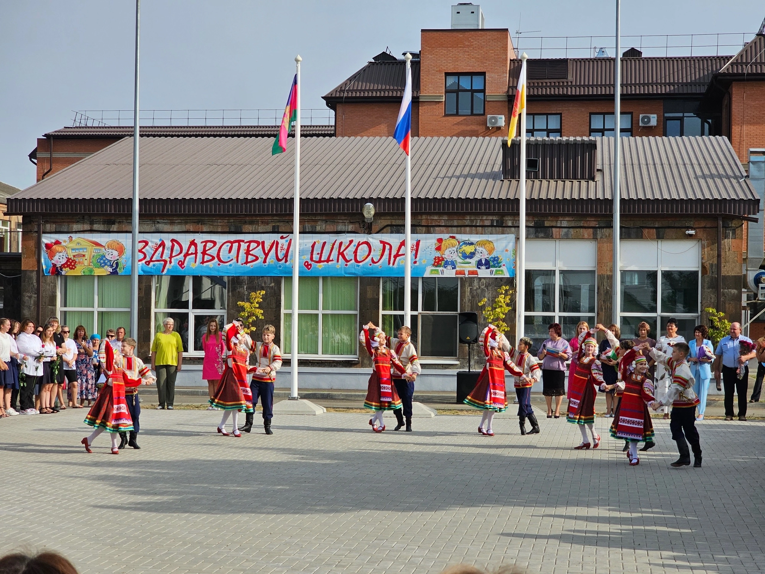 Фотографии школы.